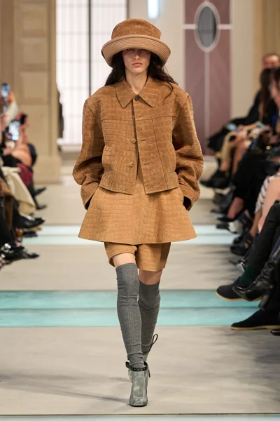 Look 46